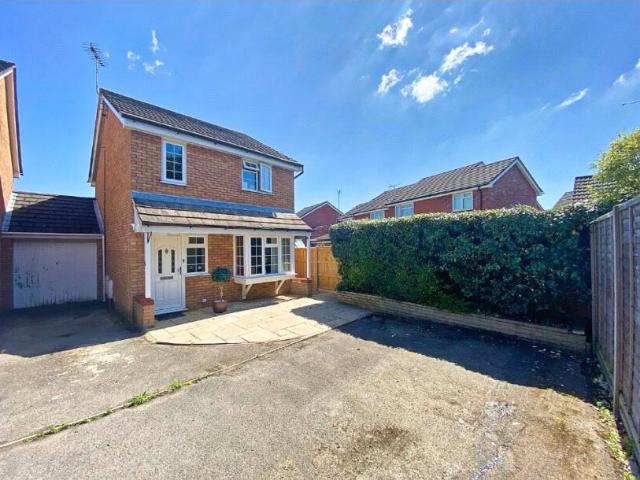 3 BEDROOM Detached House