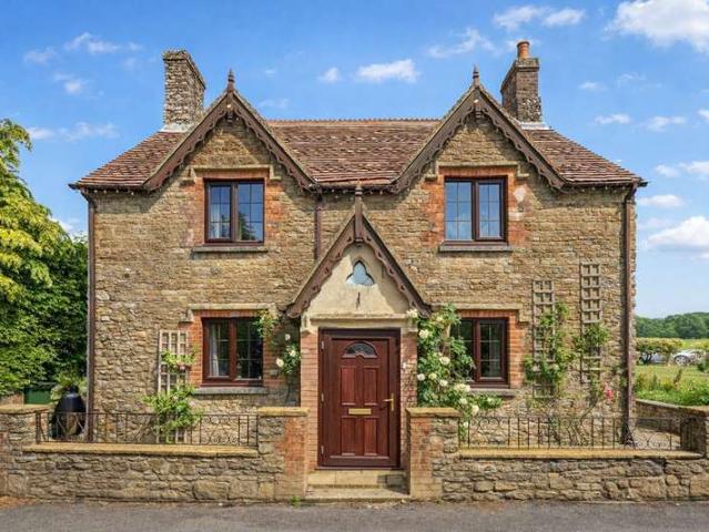 3 Bedroom Detached House