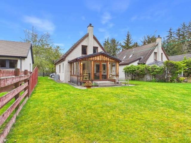 3 Bedroom Detached House