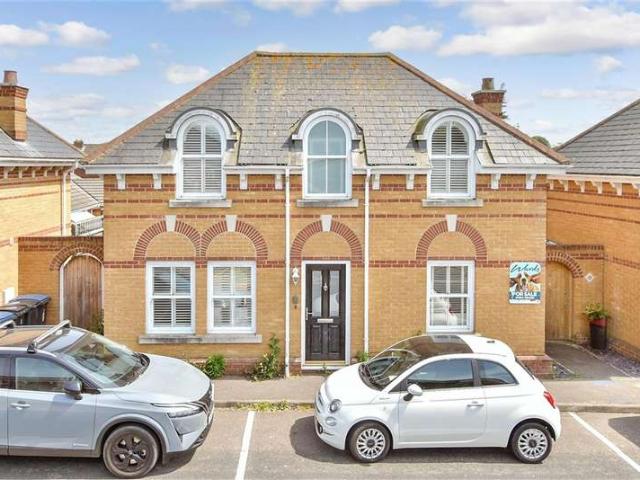 3 Bedroom Detached House