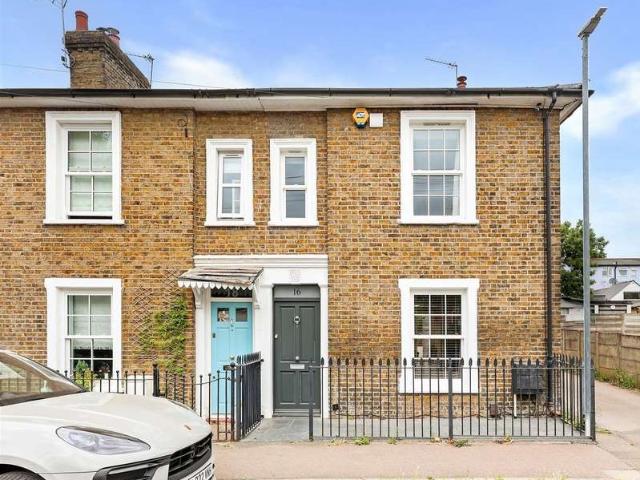 3 Bedroom End Of Terrace House