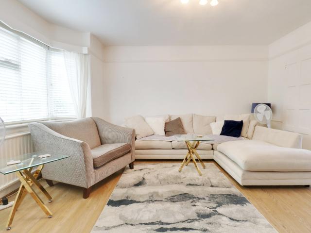 3 Bedroom Detached House For Rent