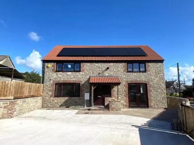 3 bedroom detached house for rent in Coxley Wick, Nr Wells, BA5