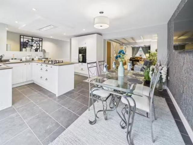 3 bedroom detached house for rent in Clays Lane, Branston, DE14