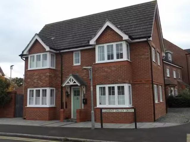 3 bedroom detached house for rent in Clement Dalley Drive, Kid.
