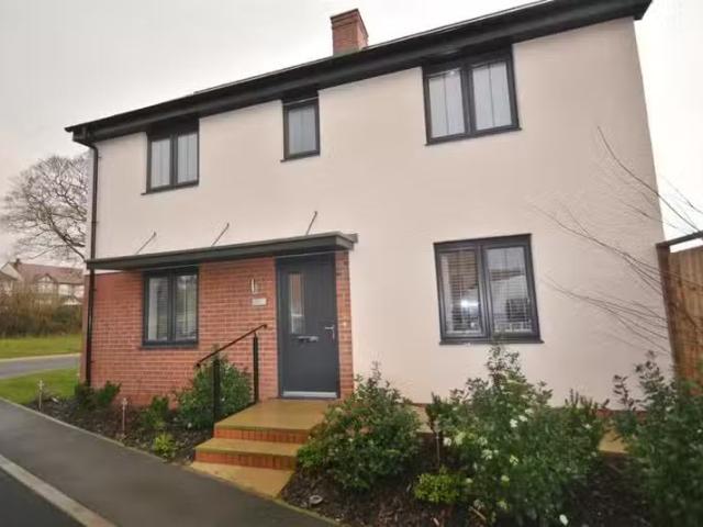 3 bedroom detached house for rent in Crabtree Hill Drive, Derb.