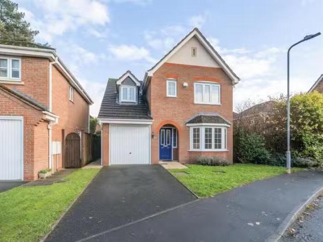 3 bedroom detached house for rent in Appletrees Crescent, Brom.