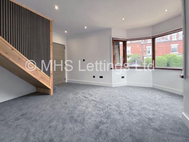 5 Bedroom Detached House for rent in Armley Ridge Road