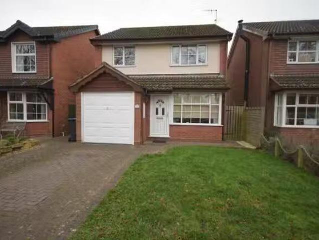 3 bedroom detached house for rent in Aylstone Close, Lower Qui.