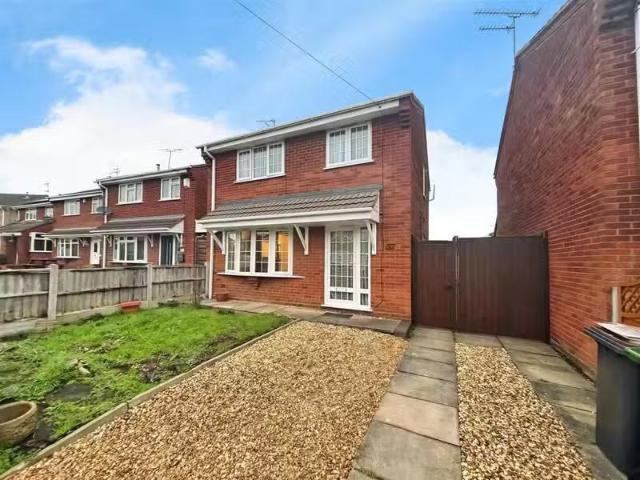 3 bedroom detached house for rent in Bettina Close, Nuneaton.