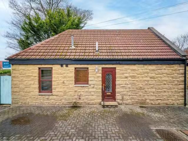 3 bedroom detached house for rent in Gilmerton Road, Edinburgh.