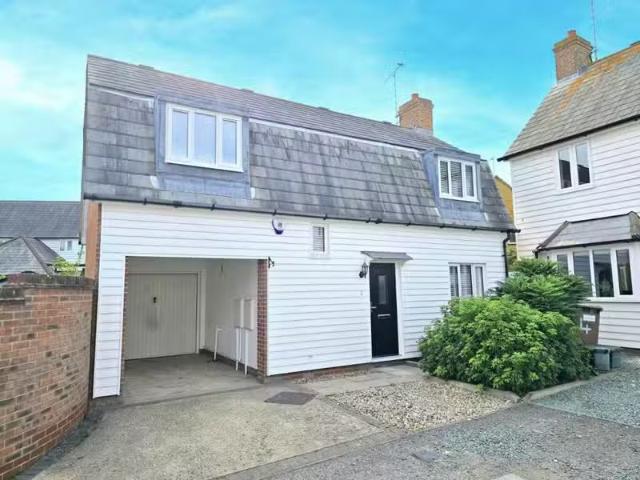 3 bedroom detached house for rent in Gimli Watch, South Woodha.