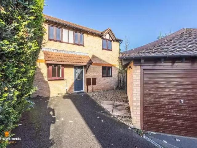 3 bedroom detached house for rent in Kennedy Drive, Bilton, Ru.