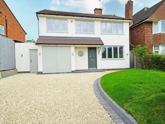 3 bedroom detached house for rent in Hanbury Road, B93
