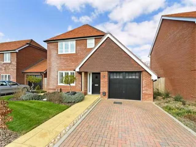 3 bedroom detached house for rent in Main Road, Yapton, BN18