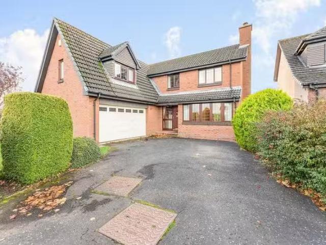 3 bedroom detached house for rent in Netherbank, Edinburgh, Mi.