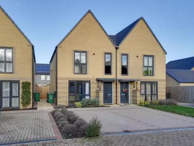 3 bedroom detached house for rent in Sandpit Lane, Northstowe.