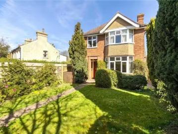 3 bedroom detached house for rent in Shelford Road, Trumpingto.