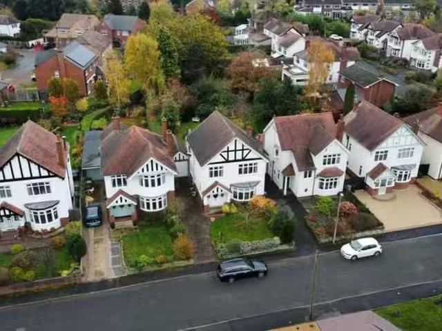 3 bedroom detached house for rent in Whitehall Road, Pedmore.
