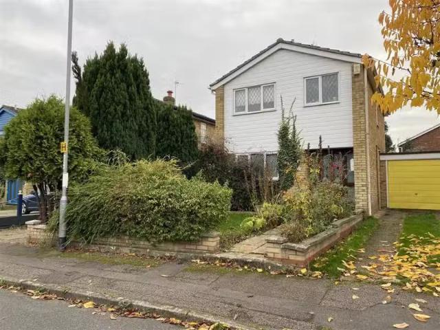 3 bedroom detached house for rent in Tavistock Road, Cambridge.