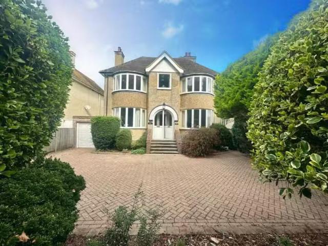3 bedroom detached house for rent in Twiss Avenue, Hythe, CT21