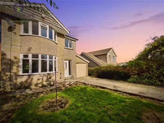 3 bedroom detached house for rent in View Road, Keighley, West.