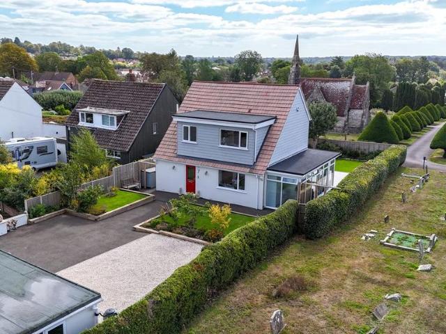 3 bedroom detached house for sale