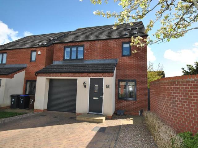 3 bedroom detached house for sale