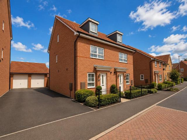 3 bedroom detached house for sale