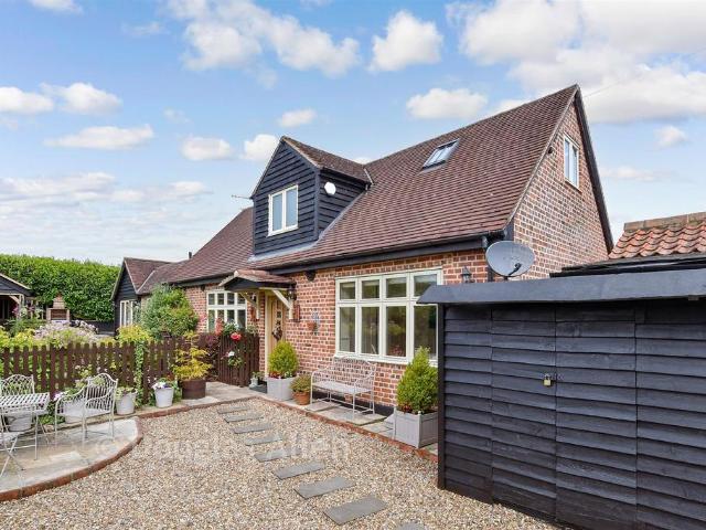 3 bedroom detached house for sale