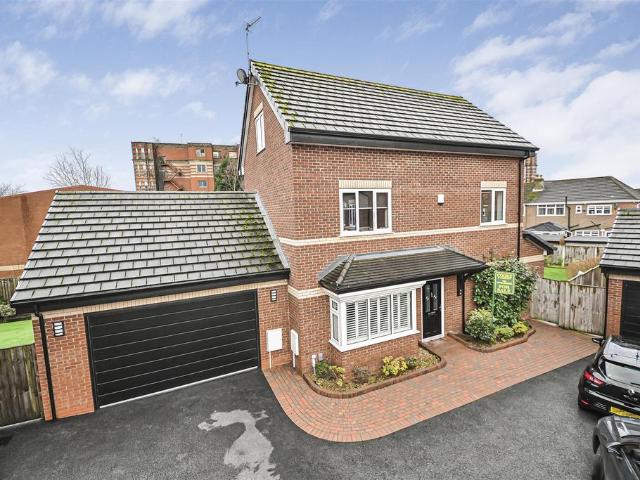 3 bedroom detached house for sale