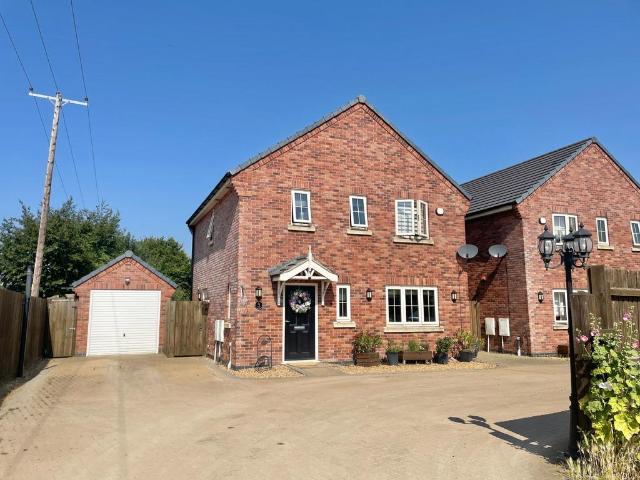 3 bedroom detached house for sale