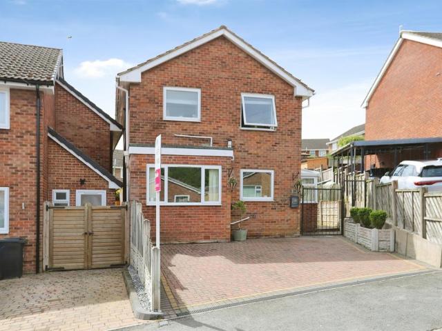 3 bedroom detached house for sale