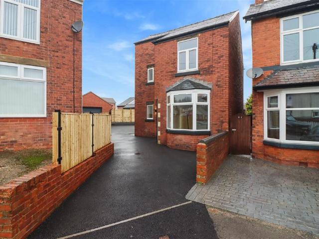 3 bedroom detached house for sale