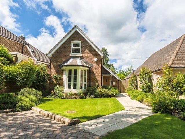 2 bedroom detached house for sale