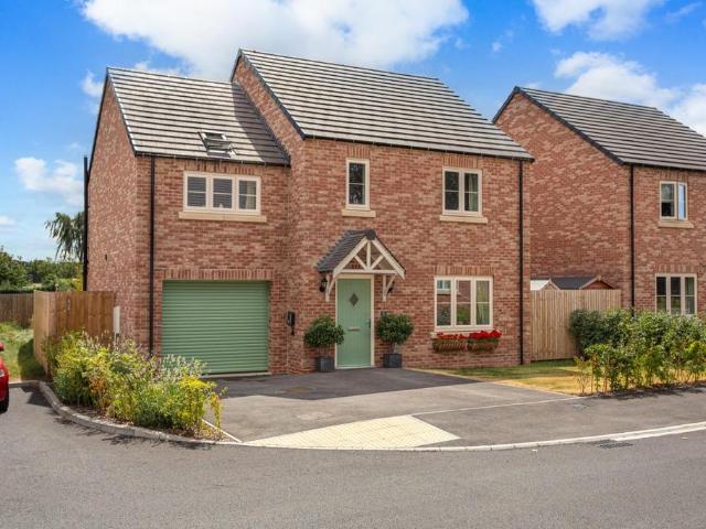 3 bedroom detached house for sale