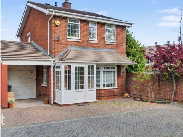 3 bedroom detached house for sale