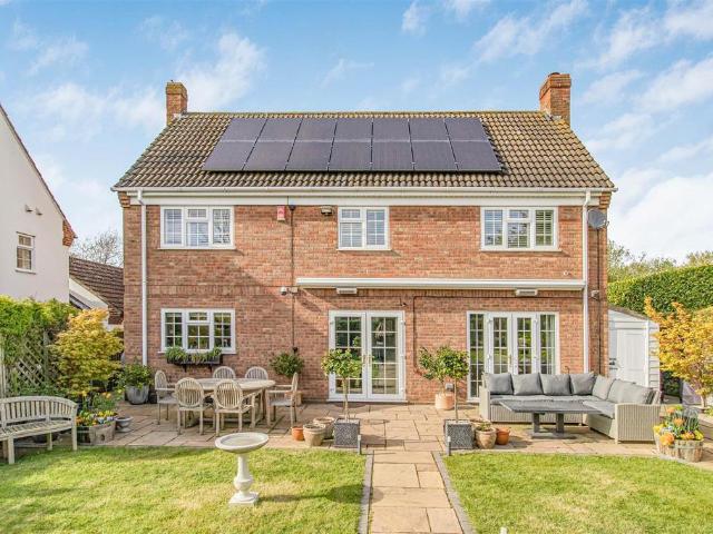 3 bedroom detached house for sale