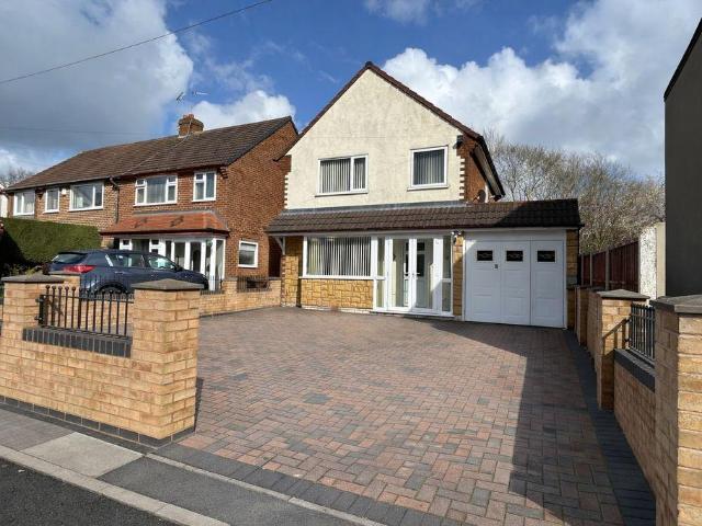 3 bedroom detached house for sale