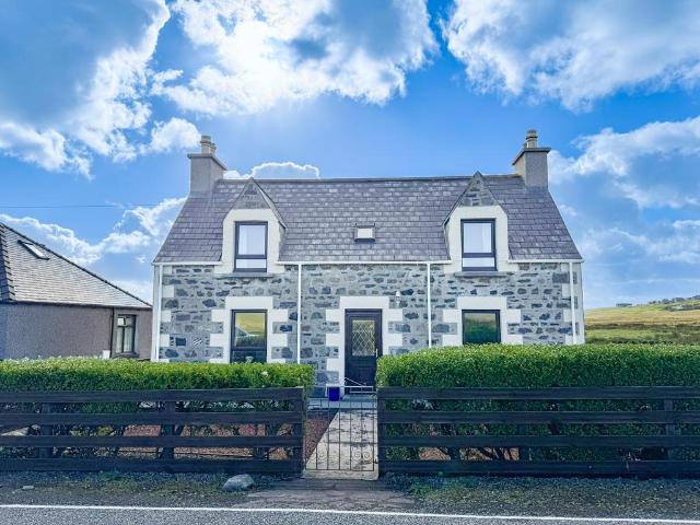 2 bedroom detached house for sale