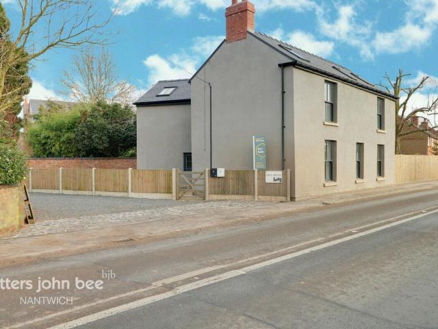 3 bedroom detached house for sale