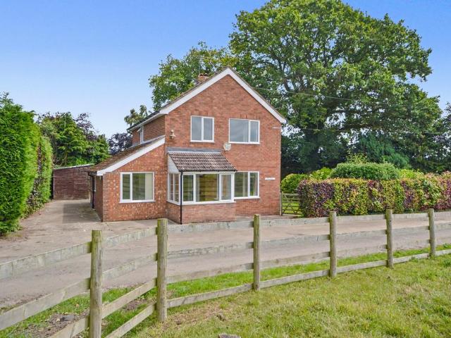 3 bedroom detached house for sale