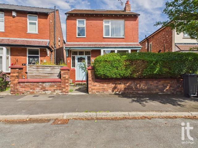 3 bedroom detached house for sale