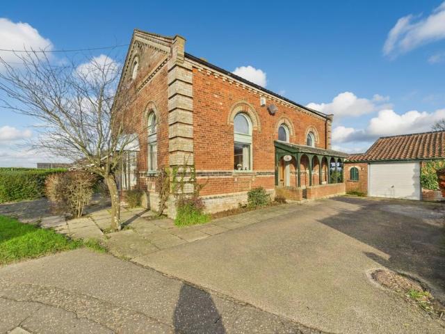 3 bedroom detached house for sale