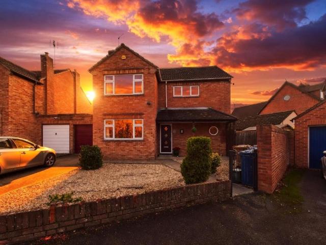 3 bedroom detached house for sale