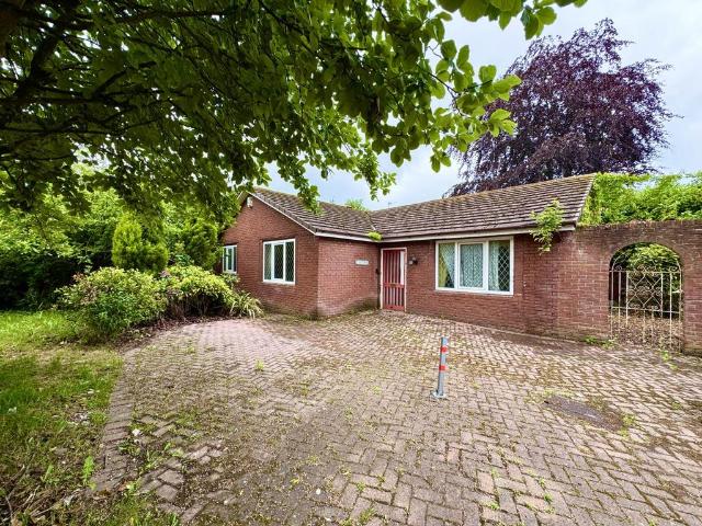 2 bedroom detached house for sale