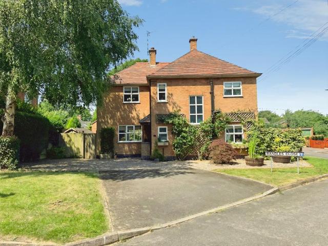 3 bedroom detached house for sale