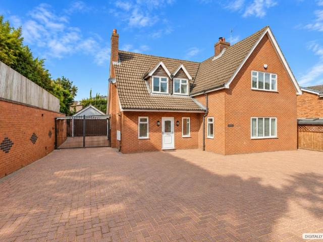 3 bedroom detached house for sale