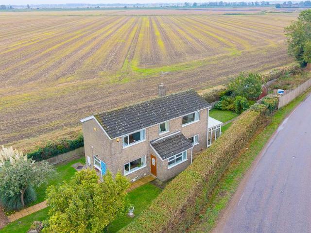 3 bedroom detached house for sale
