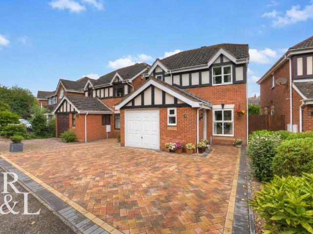 3 bedroom detached house for sale